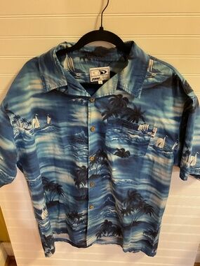 Good Vibes Men’s L Hawaiian Shirt Blue Palm Trees Sailboats Tropical Aloha